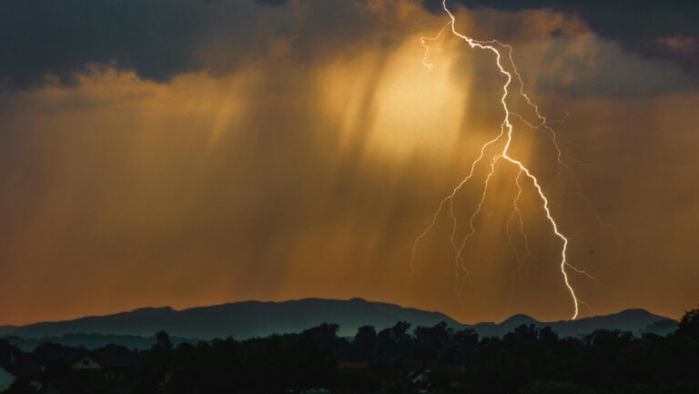 A streak of lightning in the sky